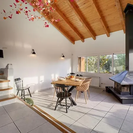 Seahomes Vacations - Rustic Escape Villa Tordera