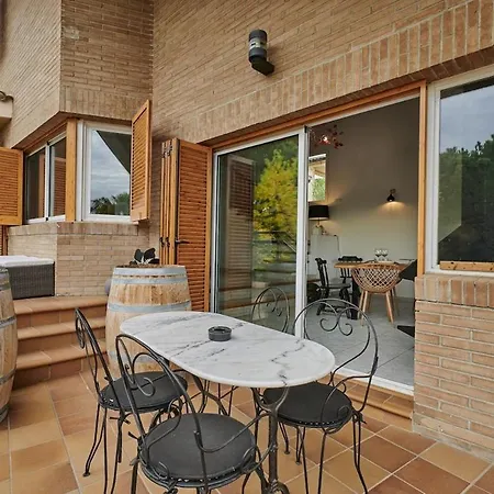 Seahomes Vacations - Rustic Escape Villa Tordera