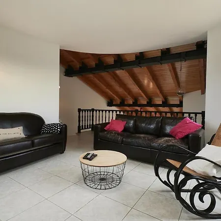 Seahomes Vacations - Rustic Escape * Tordera